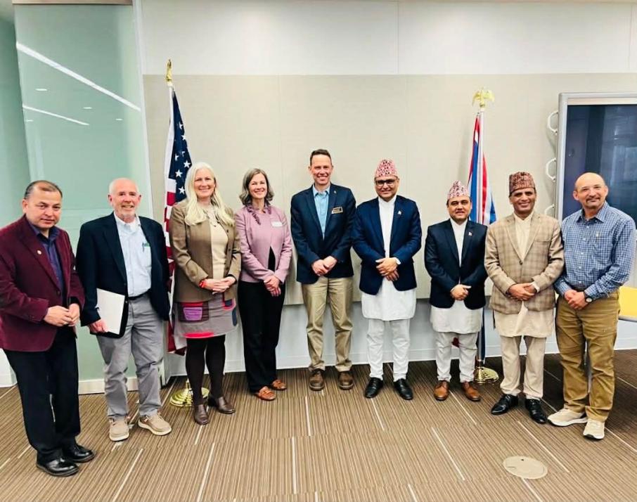 महावाणिज्यदुत खनाल र वायोमिङ्ग वायोमिङ्ग राज्यका गभर्नर, राज्य विधायक, विश्वविद्यालय प्रमुखसँग भेटघाट तथा अन्तक्र्रिया